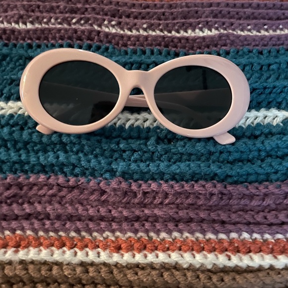 Pack of 2: Barbie Fashion Sunglasses ( Hot Pink and Nude Pin) - Picture 2 of 3